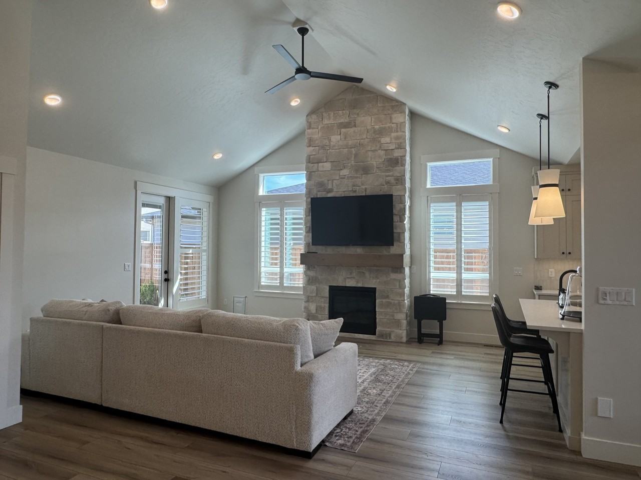 8400 W Meltwater Ln - Photo 2 of 20