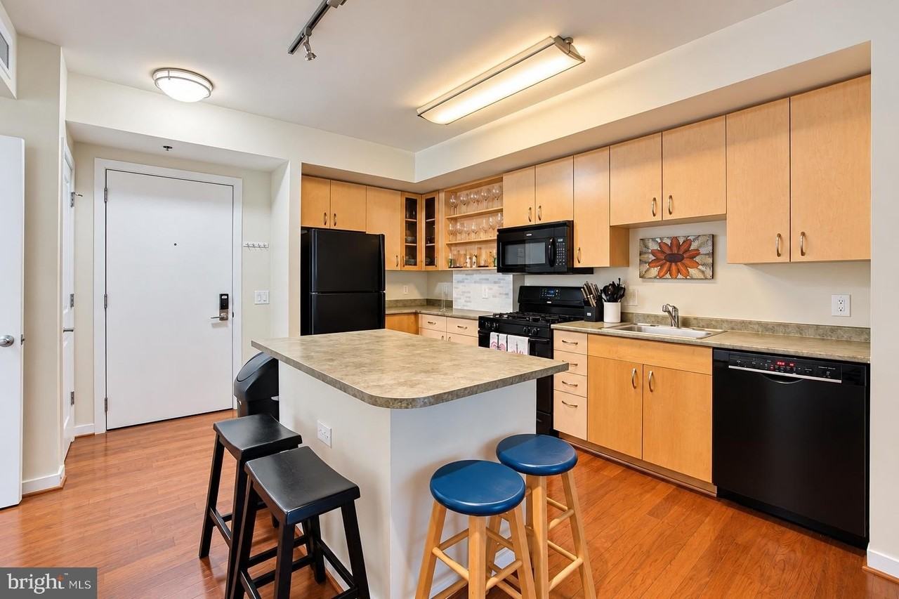 475 K St Nw #429 - Photo 7 of 30