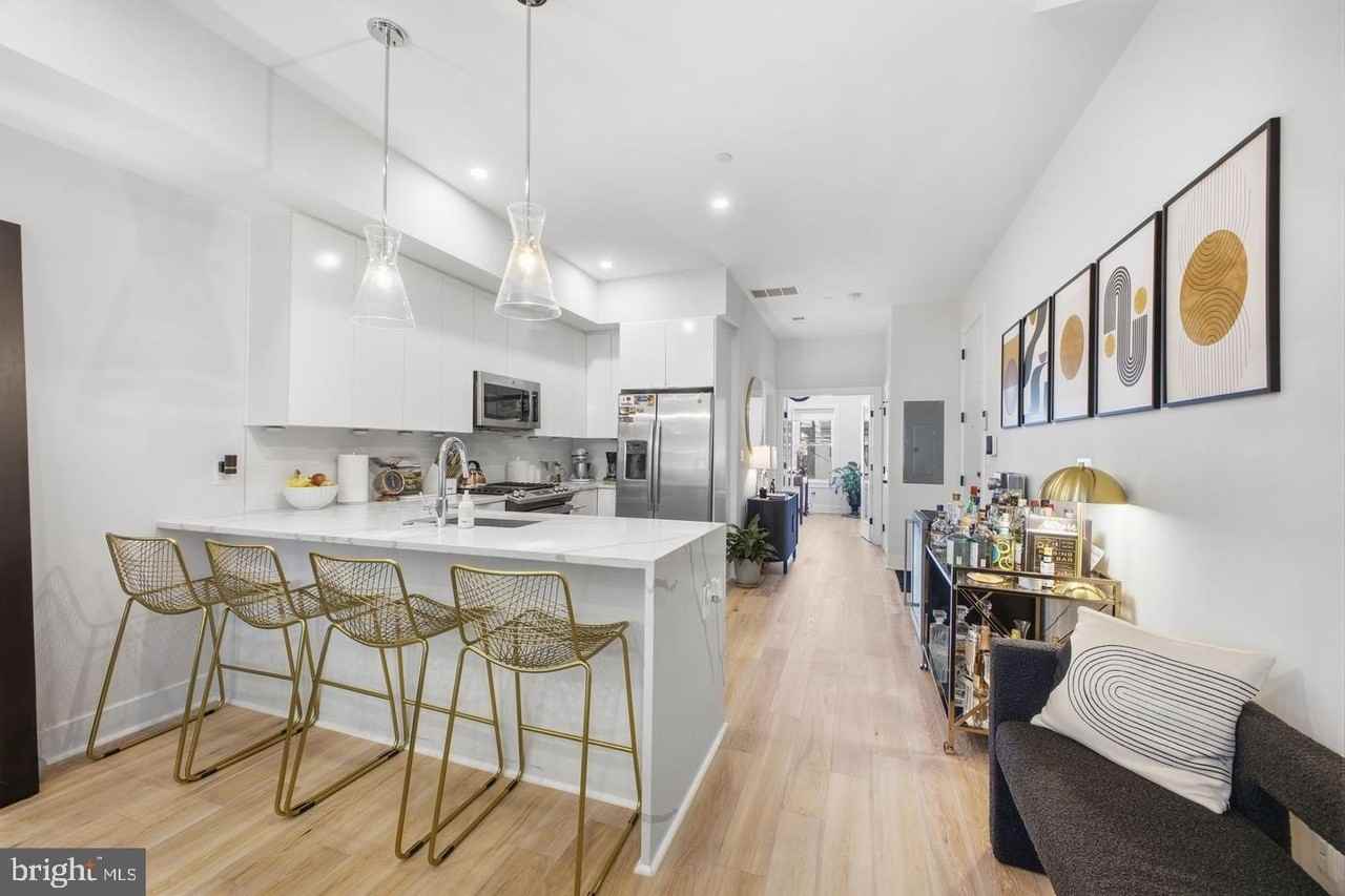 1645 W Virginia Ave Ne #3 - Photo 6 of 28