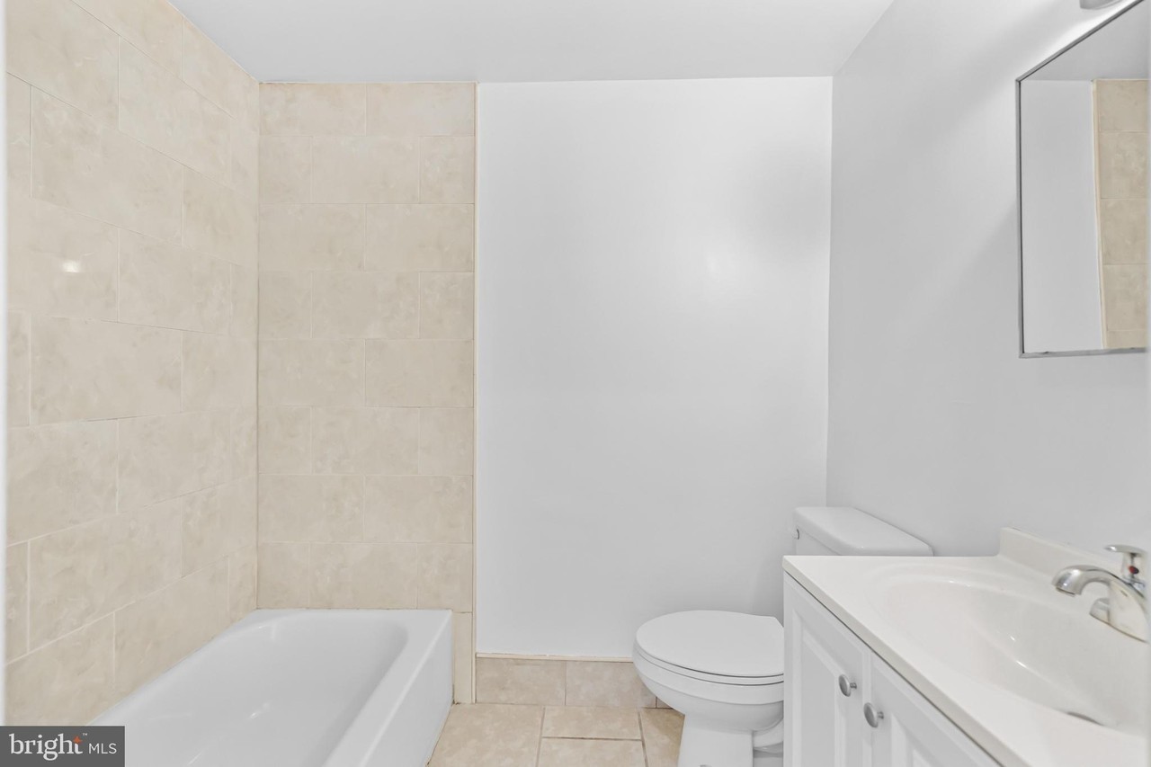 1508 V St Se #1 - Photo 5 of 10