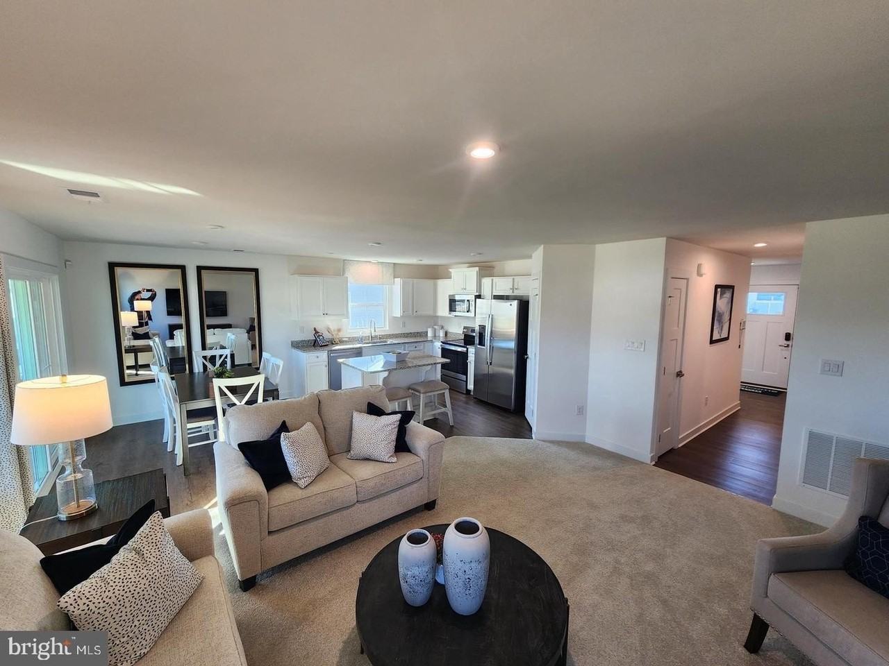 24511 Jagger Ave - Photo 3 of 22