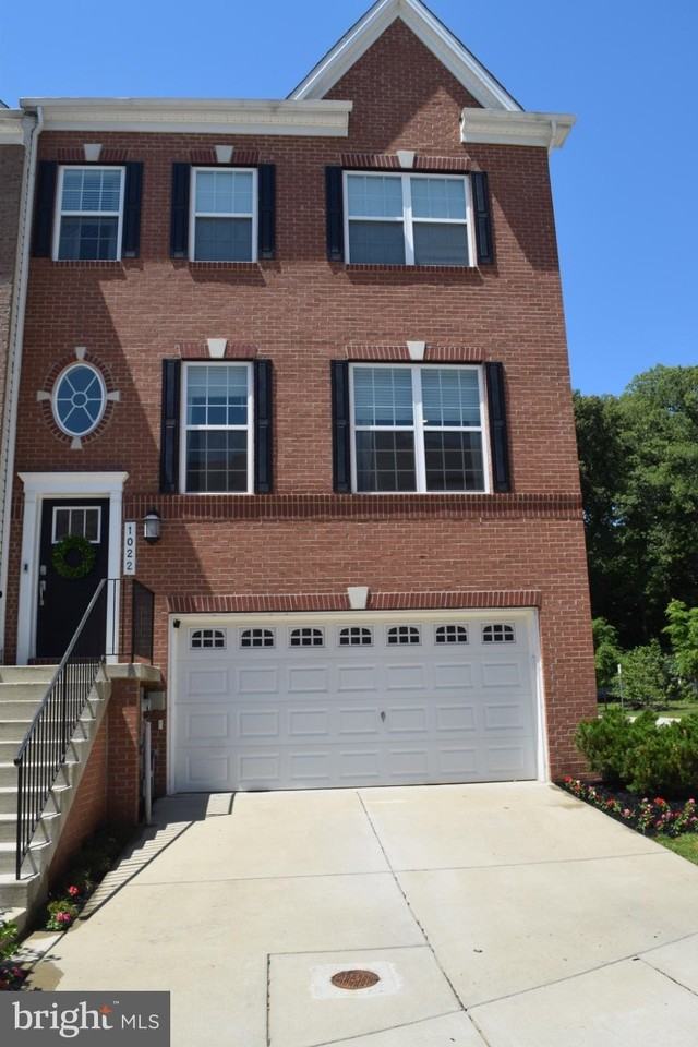 1022 Bluebells Rd - Photo 2 of 40