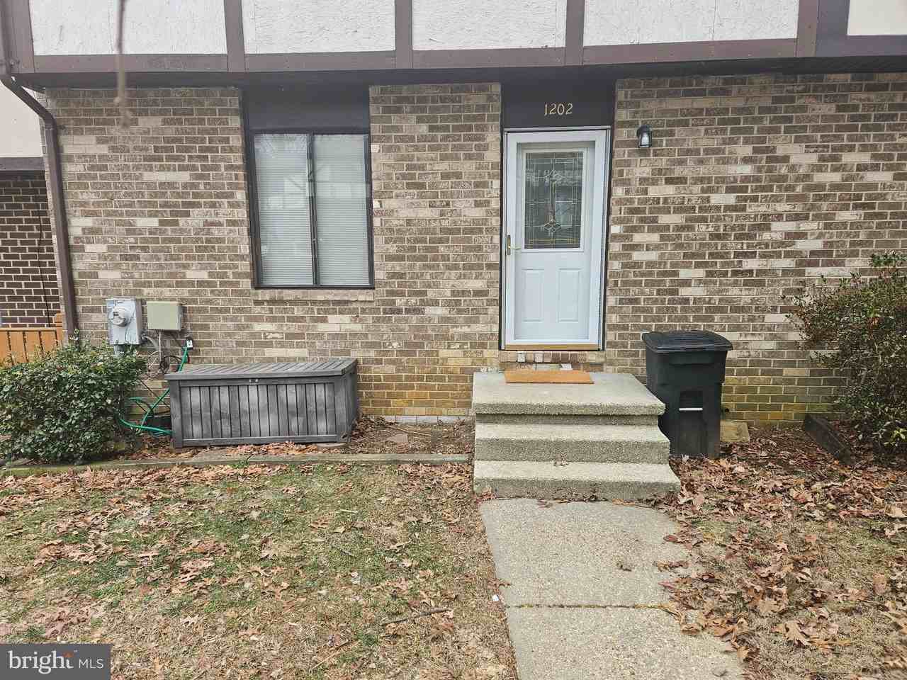 1202 Heartwood Ct - Photo 2 of 29