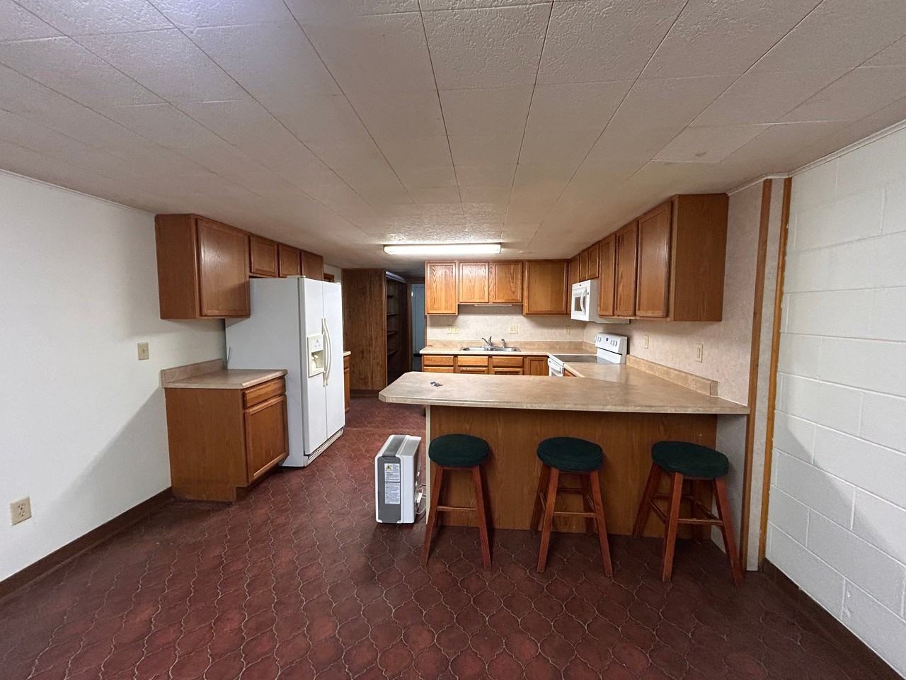 121 Walnut Ave #B - Photo 3 of 13