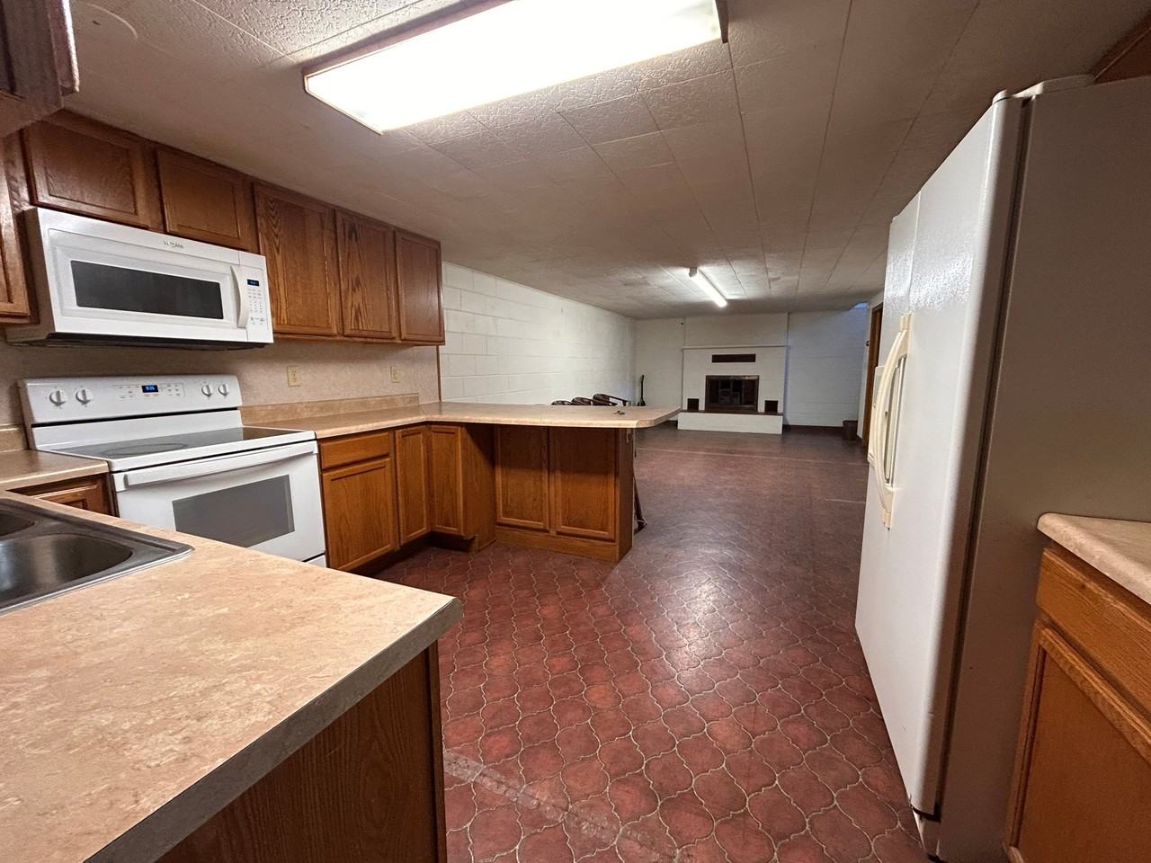 121 Walnut Ave #B - Photo 4 of 13