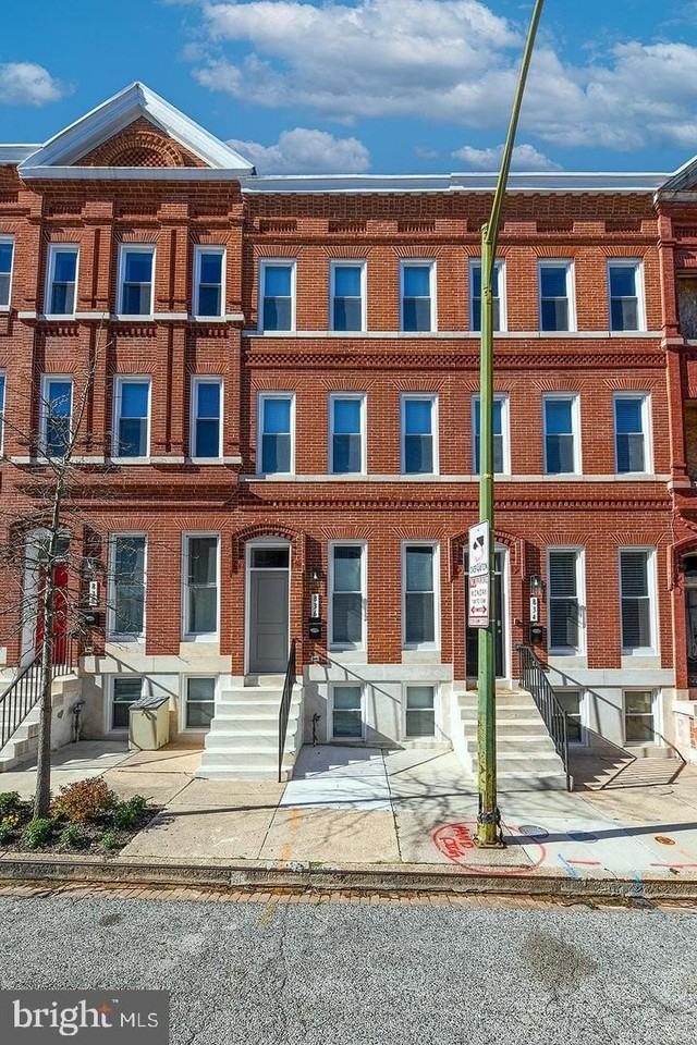836 Harlem Ave - Photo 5 of 48