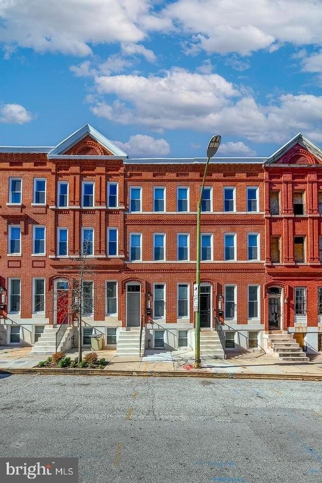 836 Harlem Ave - Photo 7 of 48