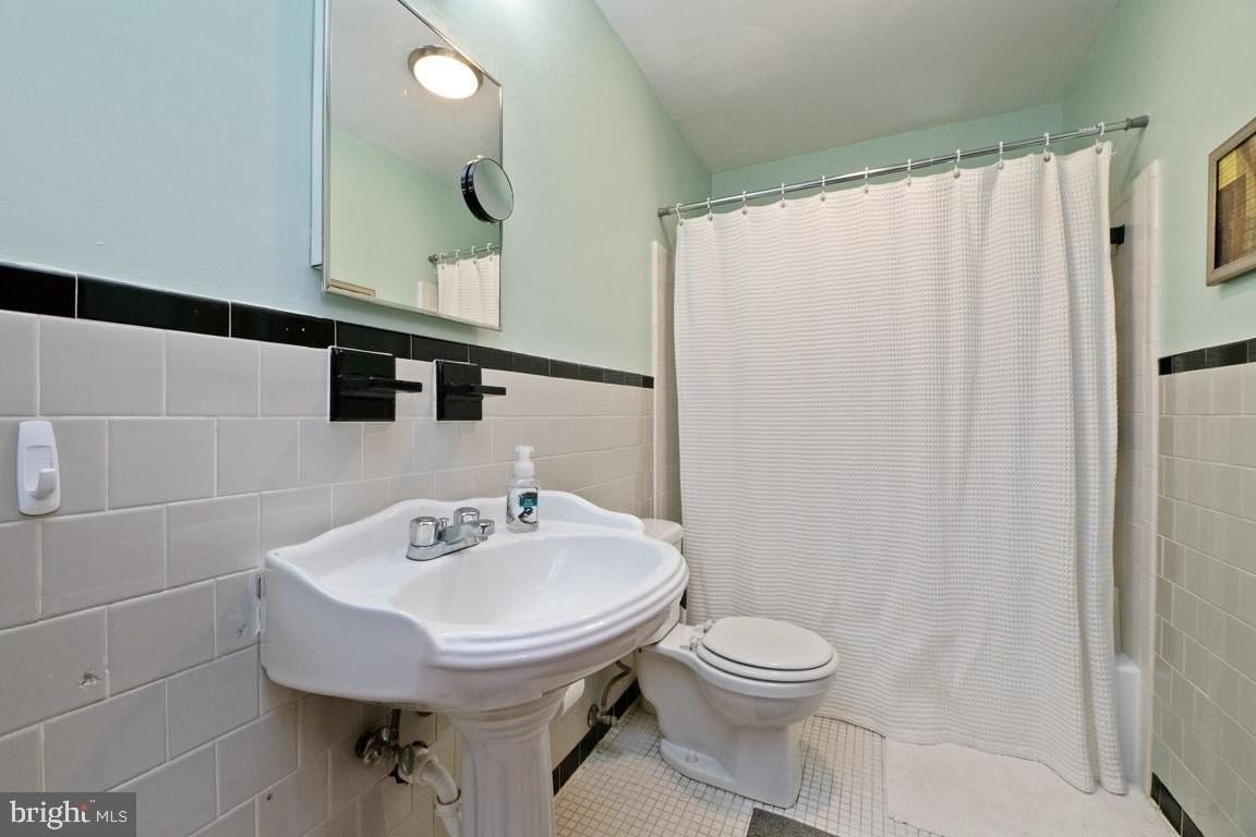 1007 Cedarcroft Rd #1 - Photo 4 of 20