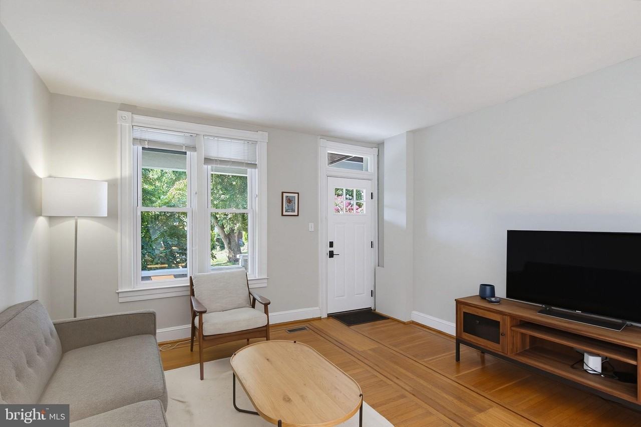 600 W 36th St - Photo 4 of 33