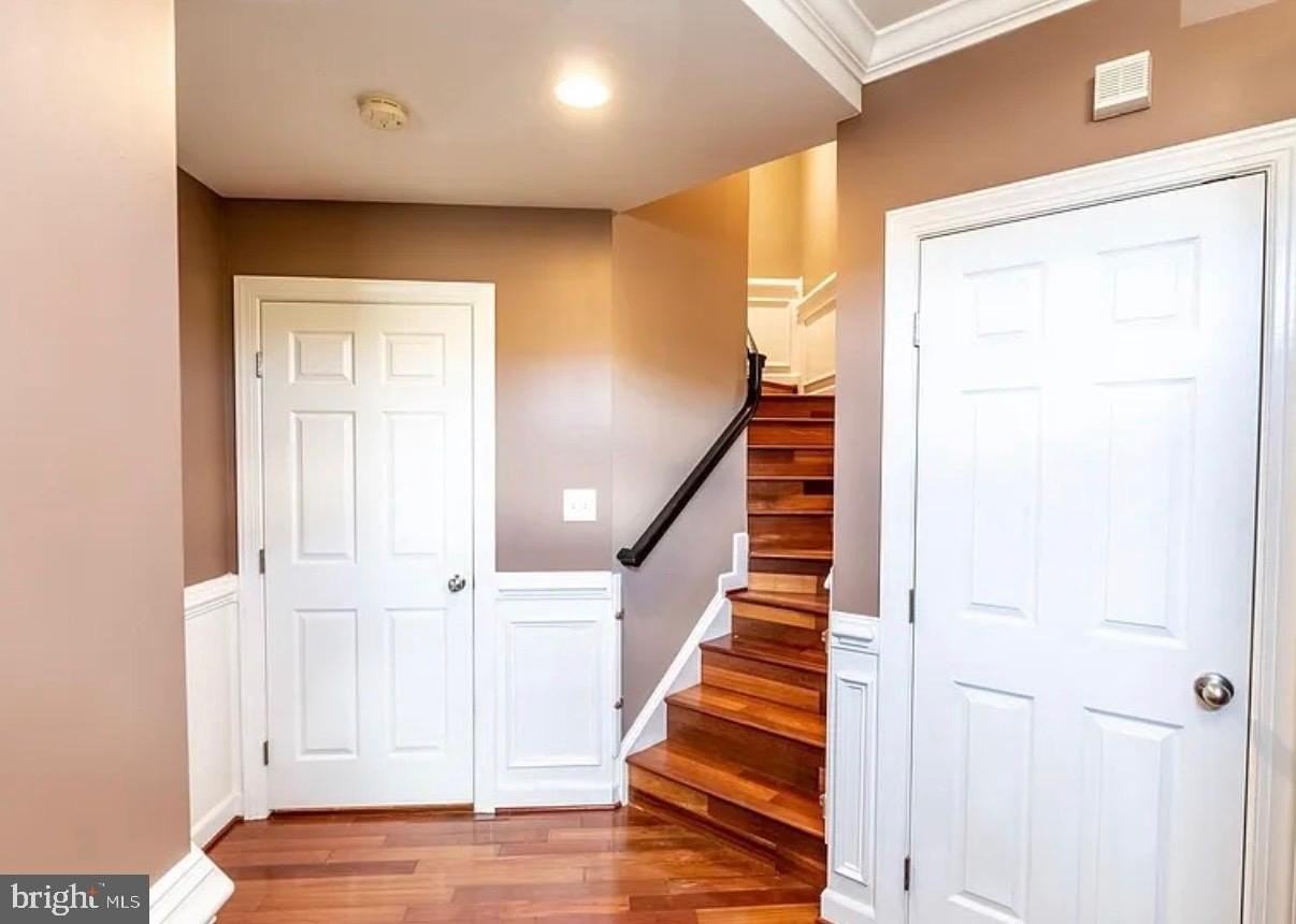 906 Oldham St - Photo 2 of 23