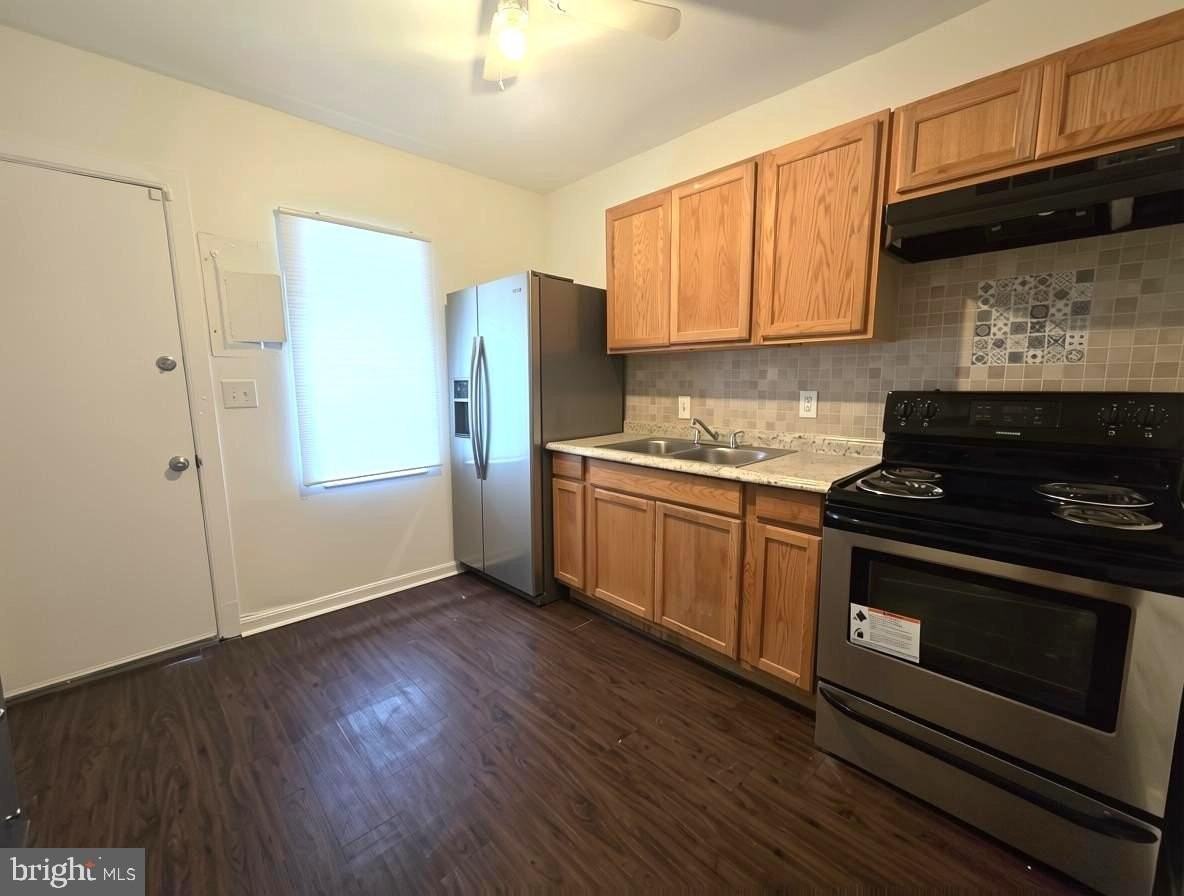 1717 Latrobe St - Photo 7 of 18