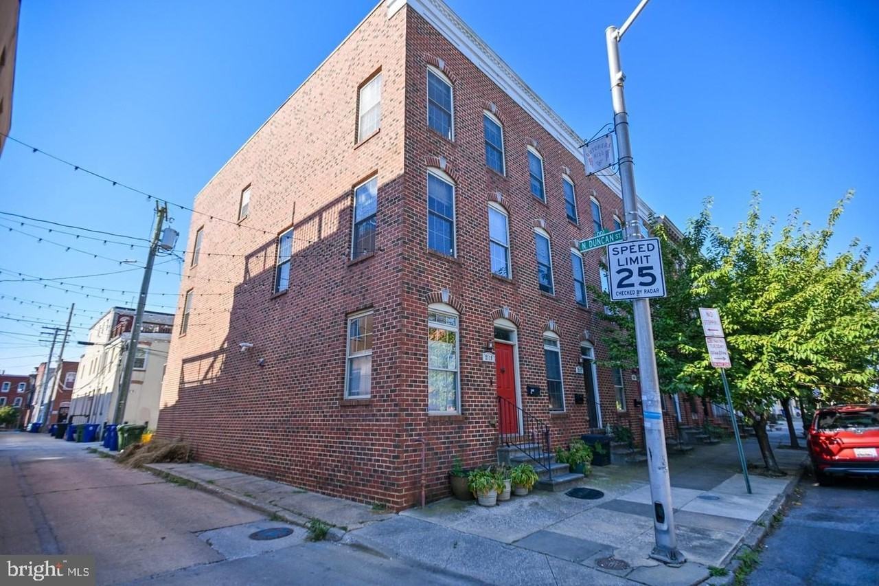 2119 E Fairmount Ave - Photo 3 of 50