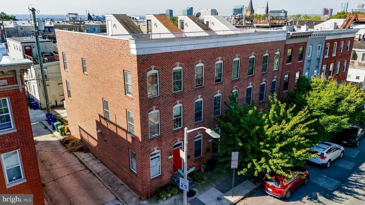 2119 E Fairmount Ave - Photo 4 of 50