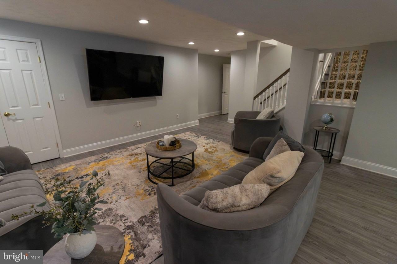 2428 Pimpernel Dr - Photo 3 of 30