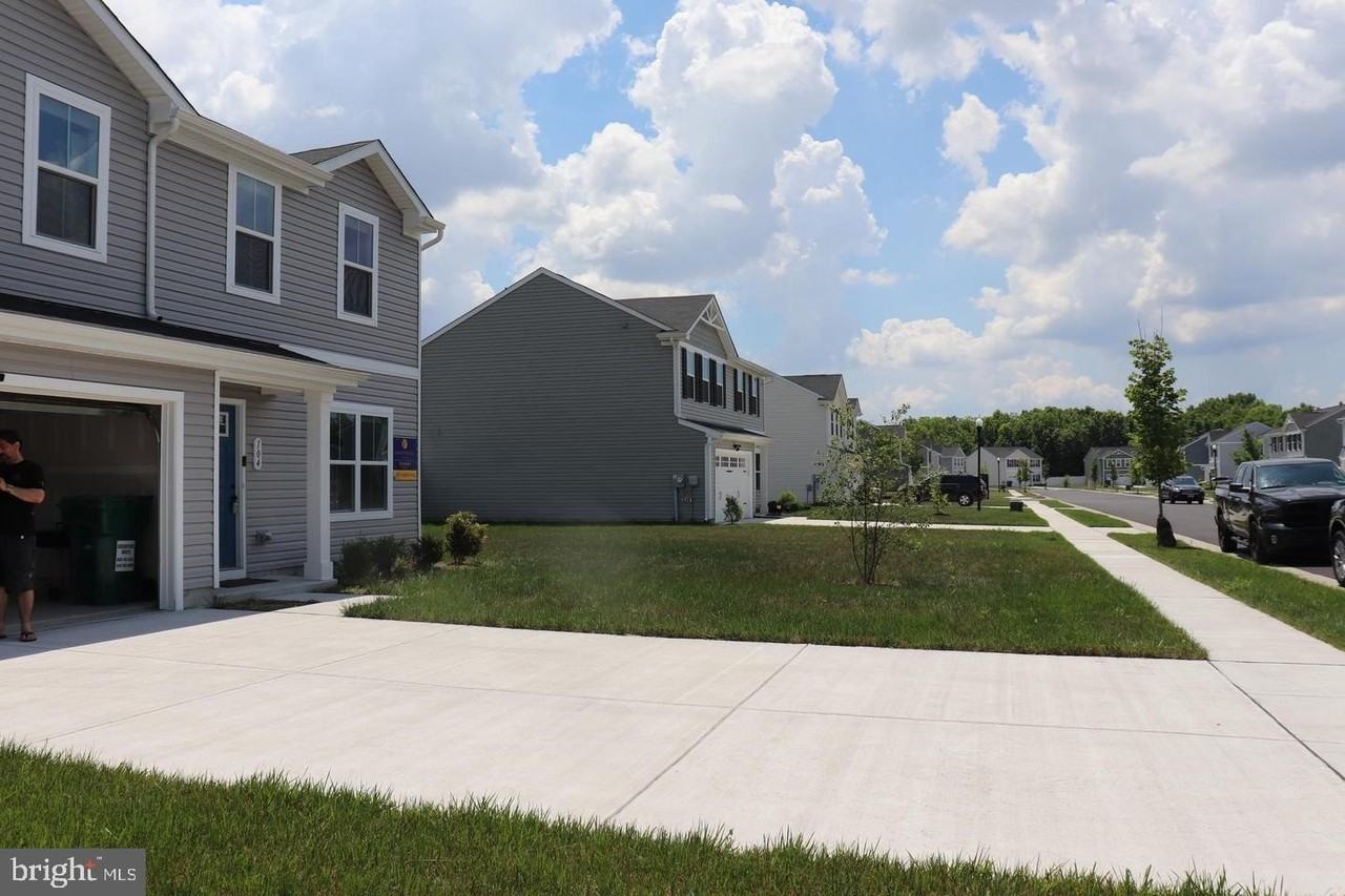 104 Mariners Way - Photo 3 of 43