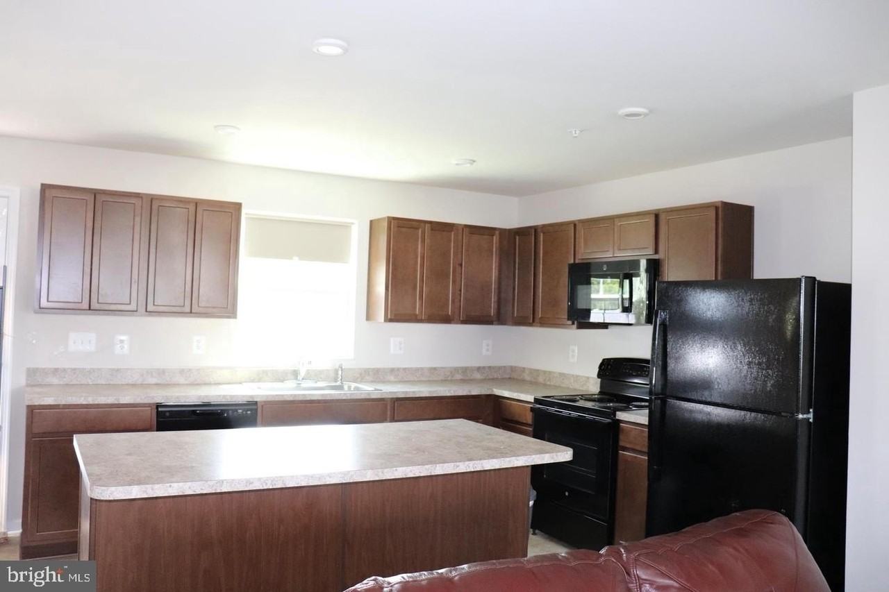 104 Mariners Way - Photo 7 of 43