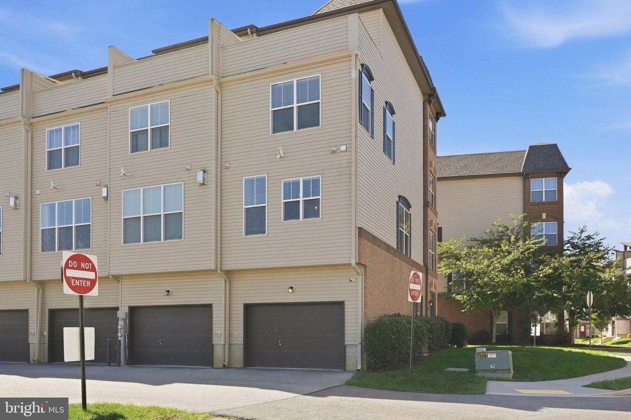 1474 Trafalgar Ln #13 - Photo 3 of 38