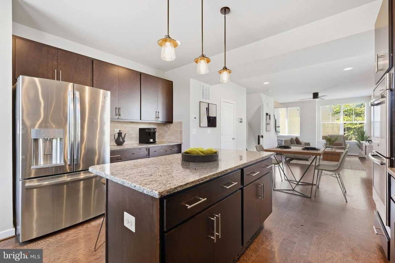1474 Trafalgar Ln #13 - Photo 5 of 38