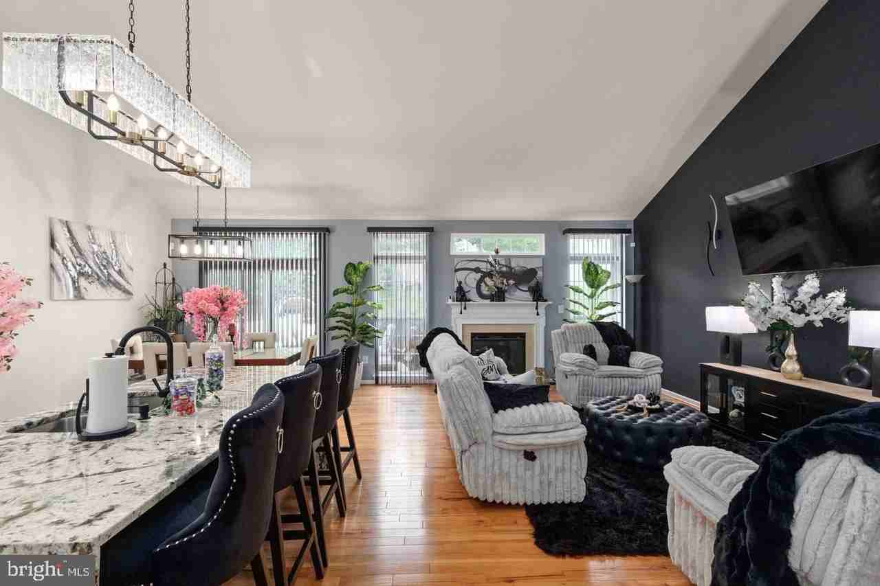 312 Seattle Slew Pl - Photo 4 of 50