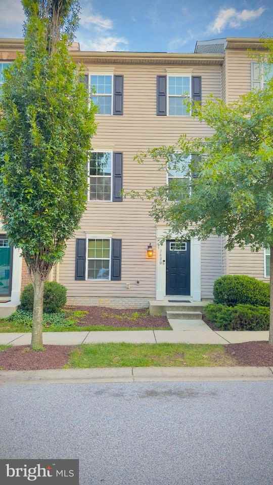 7420 Singers Way - Photo 2 of 36