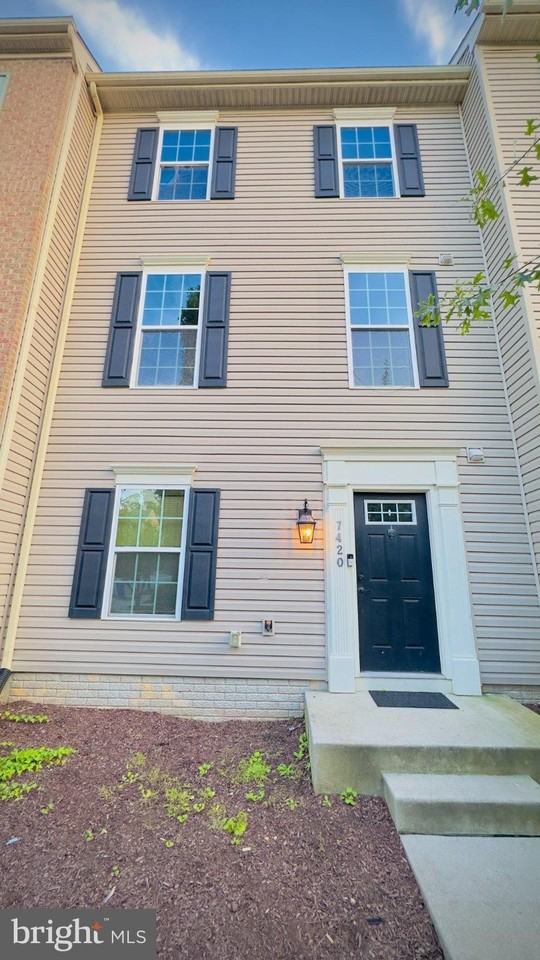 7420 Singers Way - Photo 4 of 36