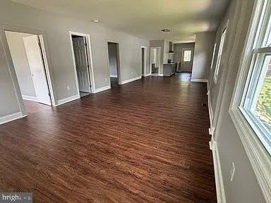9940 Naylor Ave - Photo 2 of 14