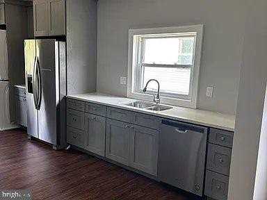 9940 Naylor Ave - Photo 3 of 14