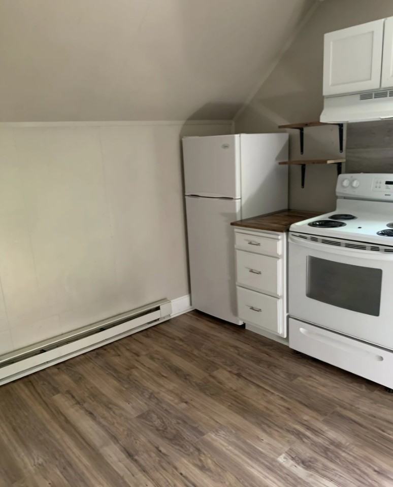 821 E Main St #2 - Photo 2 of 4