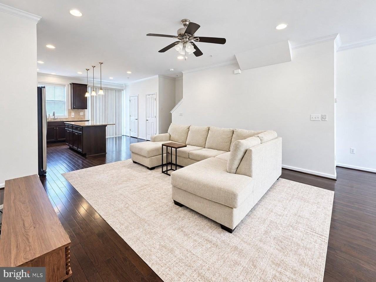 13944 Estuary Dr - Photo 4 of 26