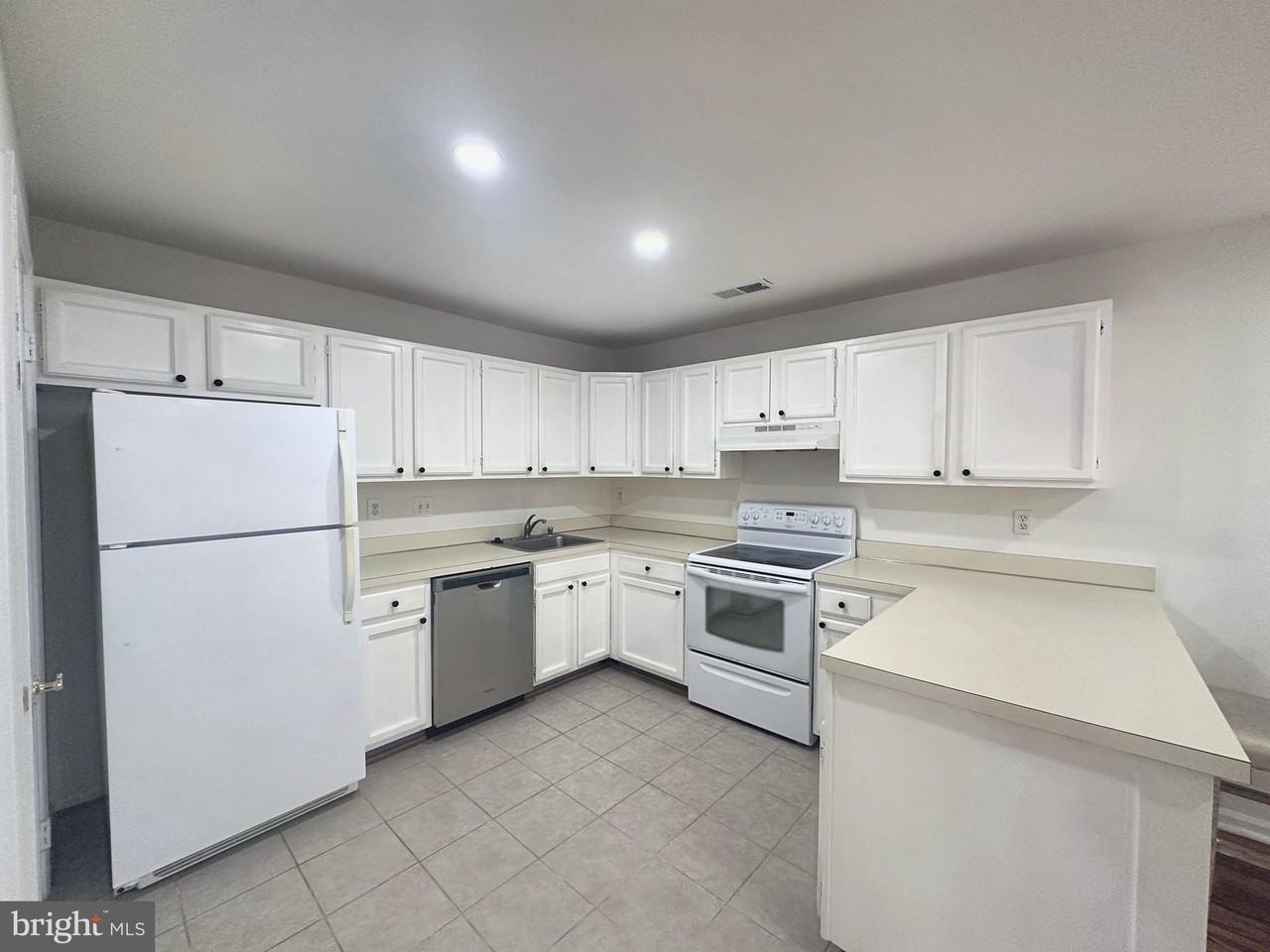 10708 Kings Riding Way - Photo 5 of 15