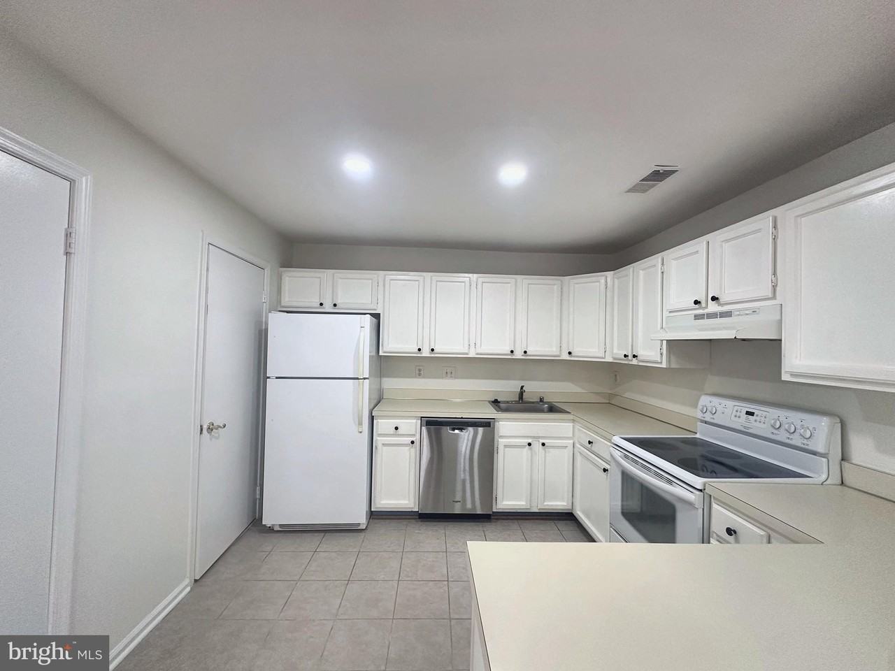 10708 Kings Riding Way - Photo 6 of 15