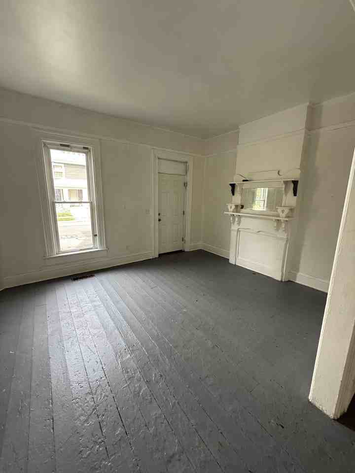 243 Chestnut Avenue - Photo 2 of 6