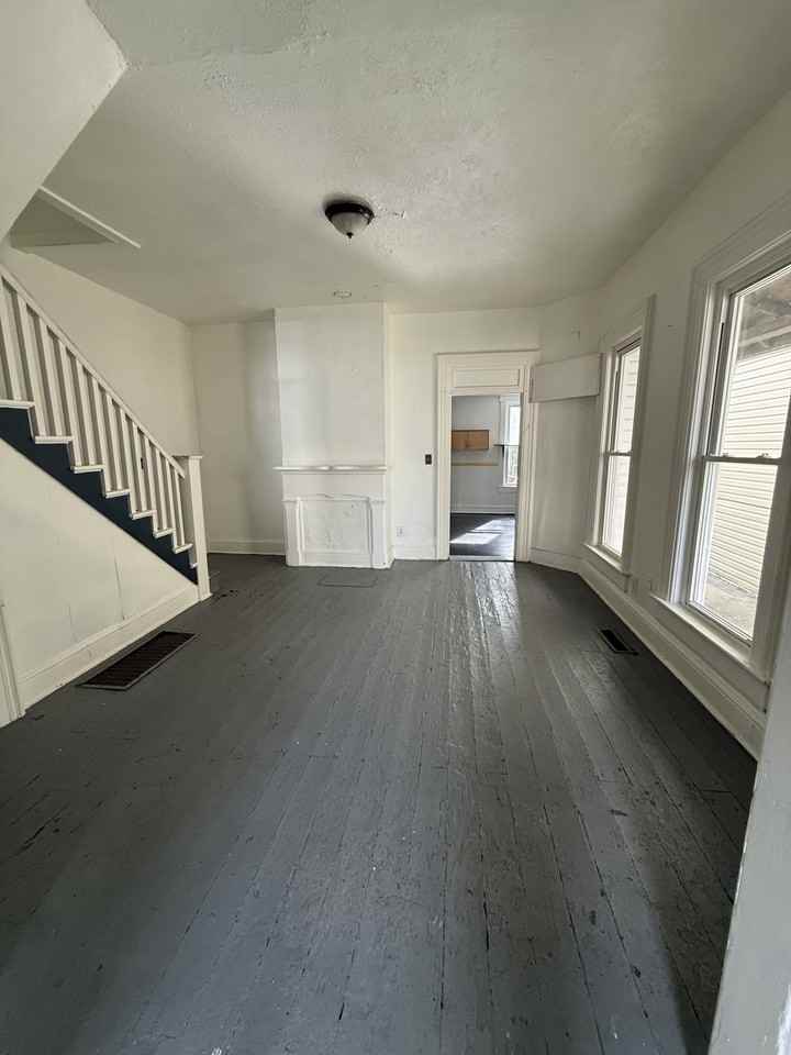 243 Chestnut Avenue - Photo 3 of 6