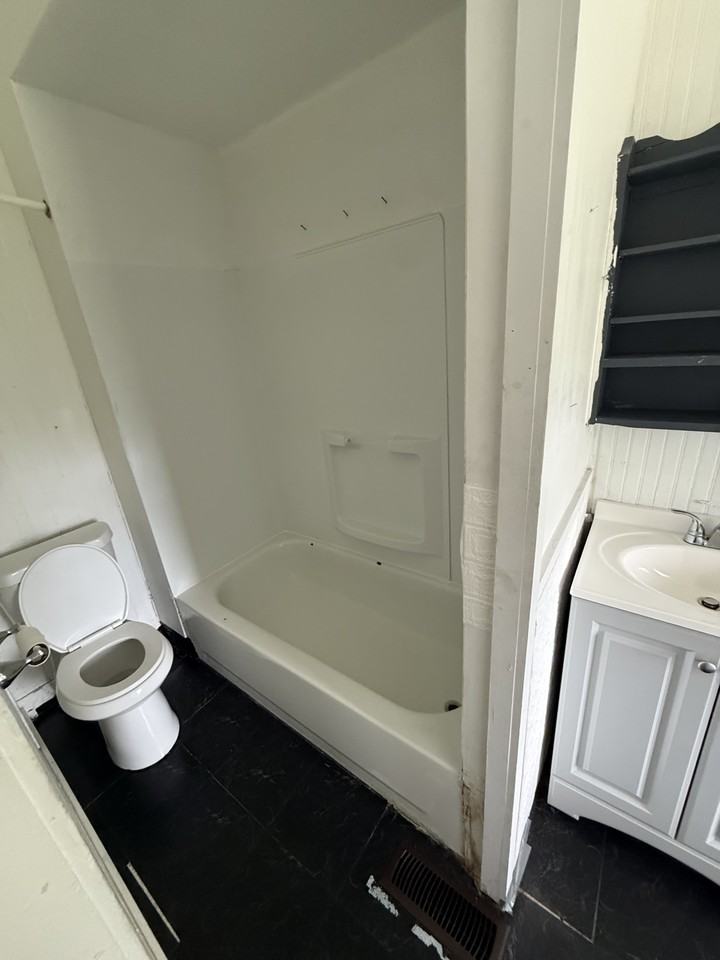 243 Chestnut Avenue - Photo 6 of 6