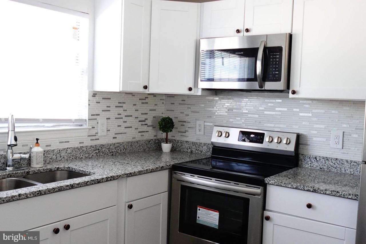 1106 Castlehaven Ct - Photo 2 of 7