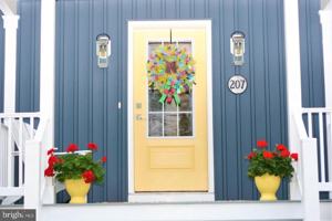 featured image of 207 Brooks Ln