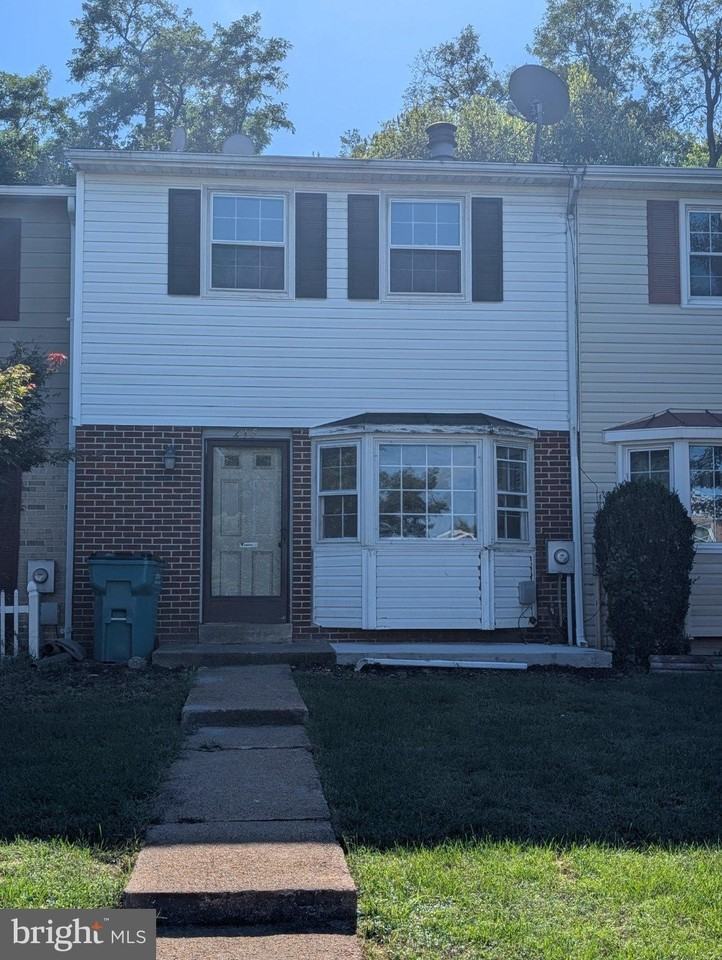 215 Queen Annes Ct - Photo 2 of 2