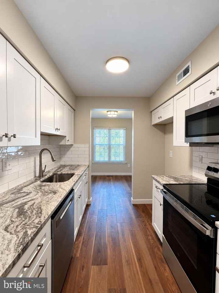 74 Farnwood Rd - Photo 3 of 12