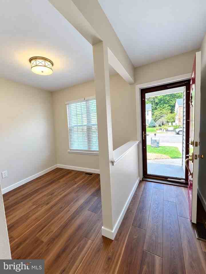 74 Farnwood Rd - Photo 5 of 12