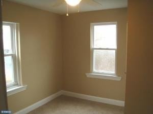 1213 D St - Photo 3 of 8