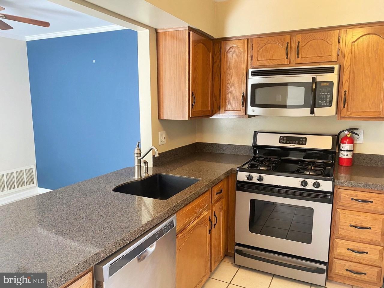 1906 Sedgefield Dr #B - Photo 5 of 26