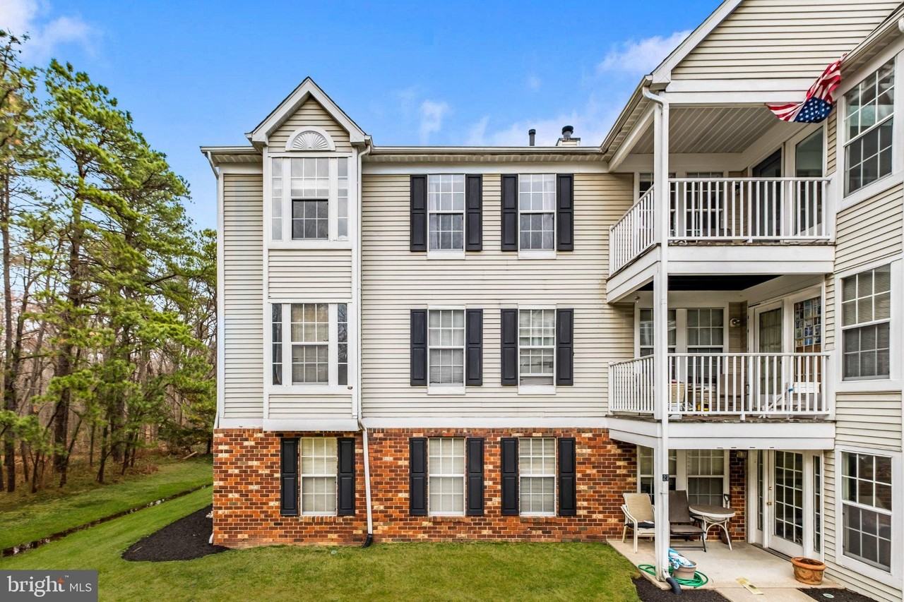 35 Inverness Cir - Photo 2 of 42