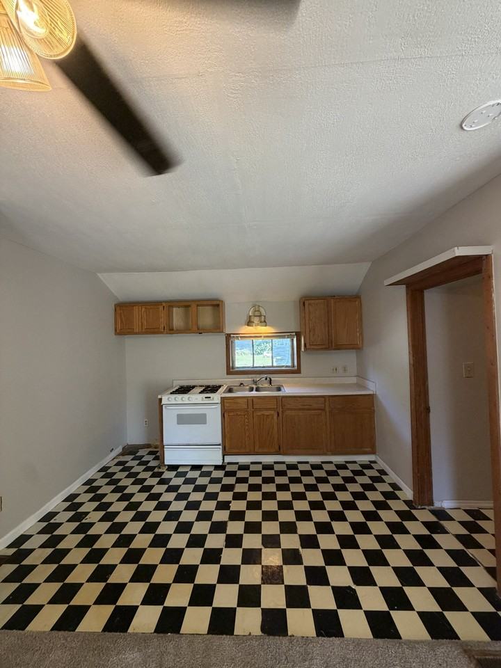 12148 Broad St Sw - Photo 5 of 7