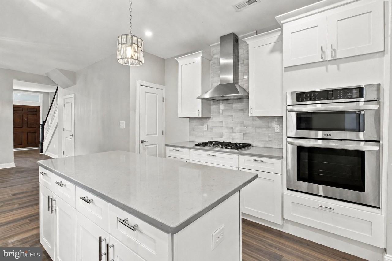 142 Snyder Pl - Photo 5 of 21