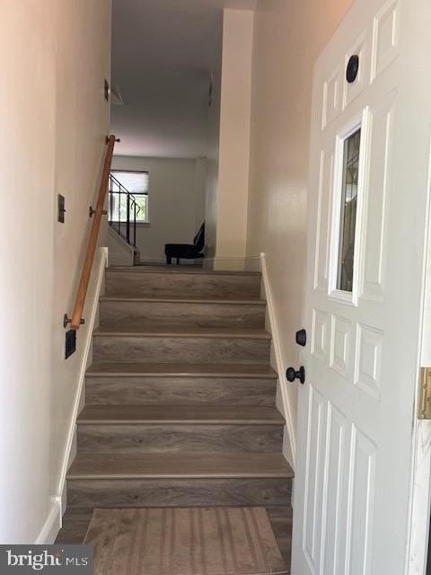 154 Laureba Ave - Photo 4 of 32