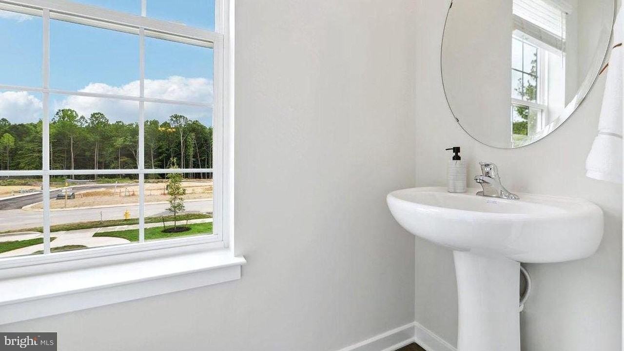 9 Spencer Way - Photo 4 of 14