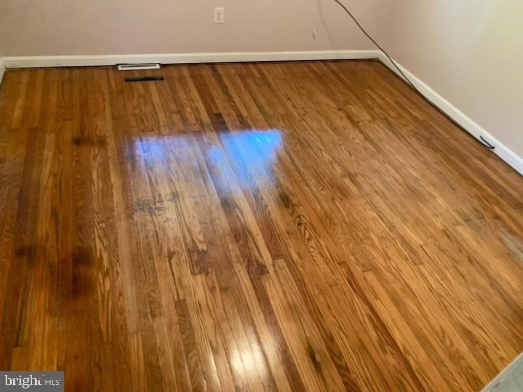 301 Lehigh Rd N - Photo 2 of 21