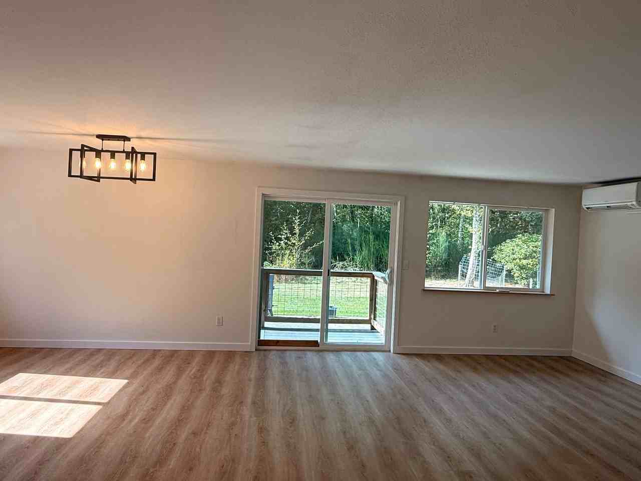 4910 Anderbar Rd Se - Photo 4 of 11