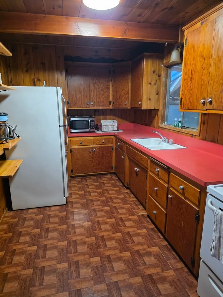 705 Oriole Rd - Photo 2 of 13