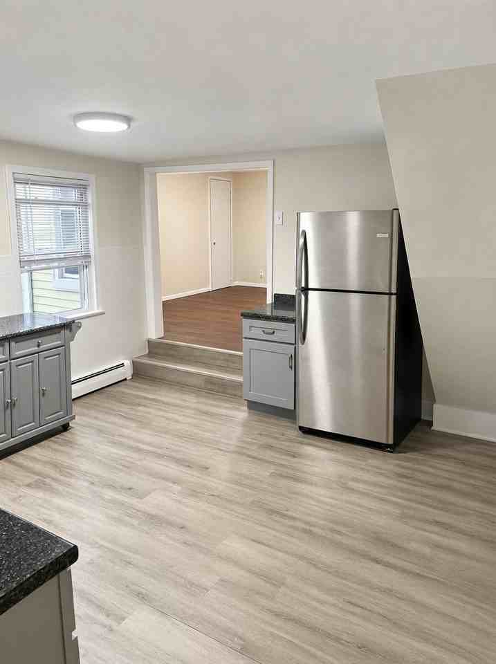 180 Chestnut St #2 - Photo 3 of 9